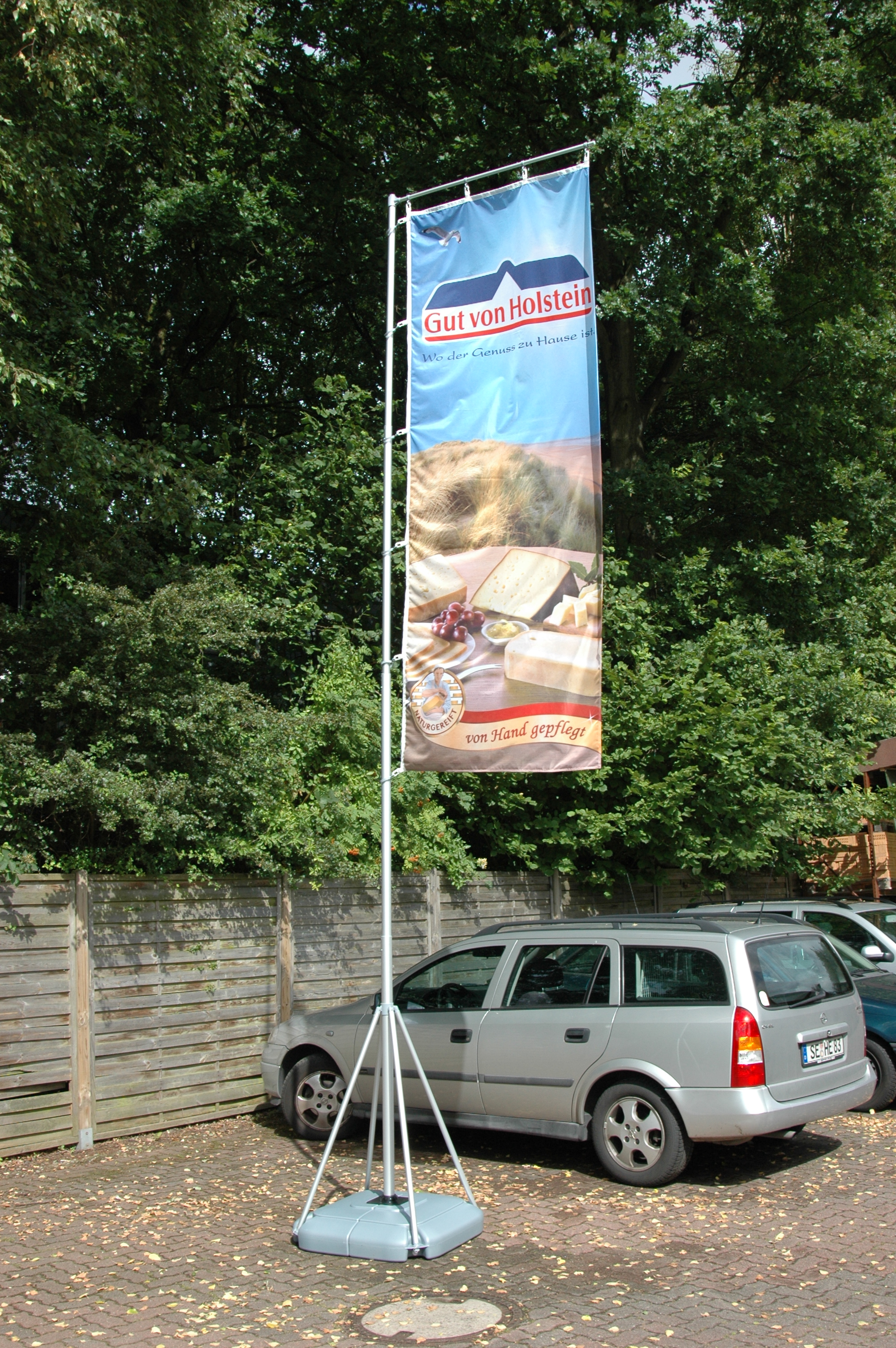 Mobiler Fahnenmast mit individuell bedruckter Fahne