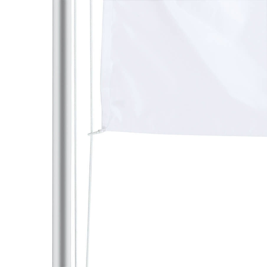 Befestigung der Fahne mit Karabinerhaken