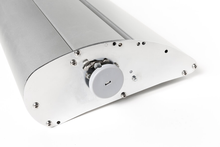 Verstellbare Federspannung der Rollbannerhalterung