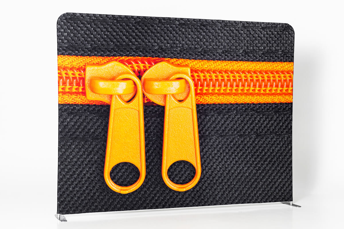 Messewand mit Zipper-System und Stoffbanner mit eigenem Motiv
